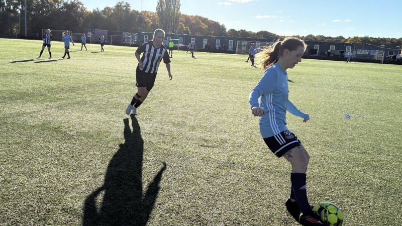 Kvindesenior: Køge hænger fast med det yderste af neglene
