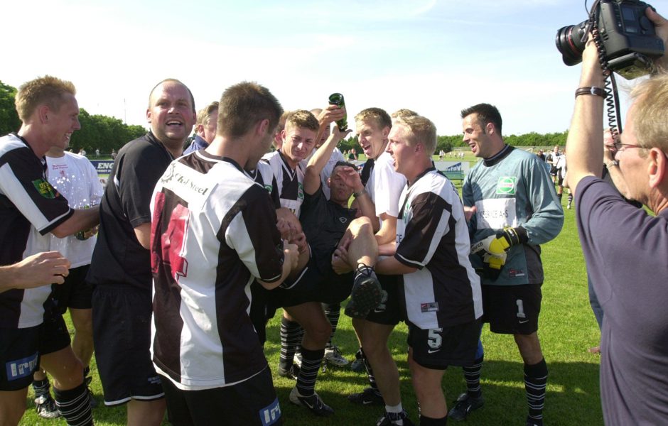 Oprykning Superliga 2002 A