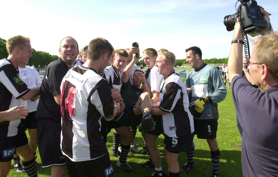 Historie - Oprykning til Superliga-2002.jpg 