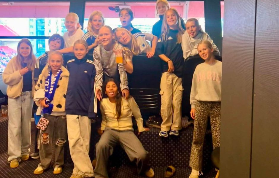 03 12 26 U12 Pigerne I Parken