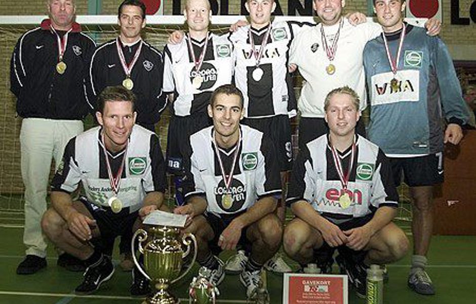 DM Indefodbold 2001 02